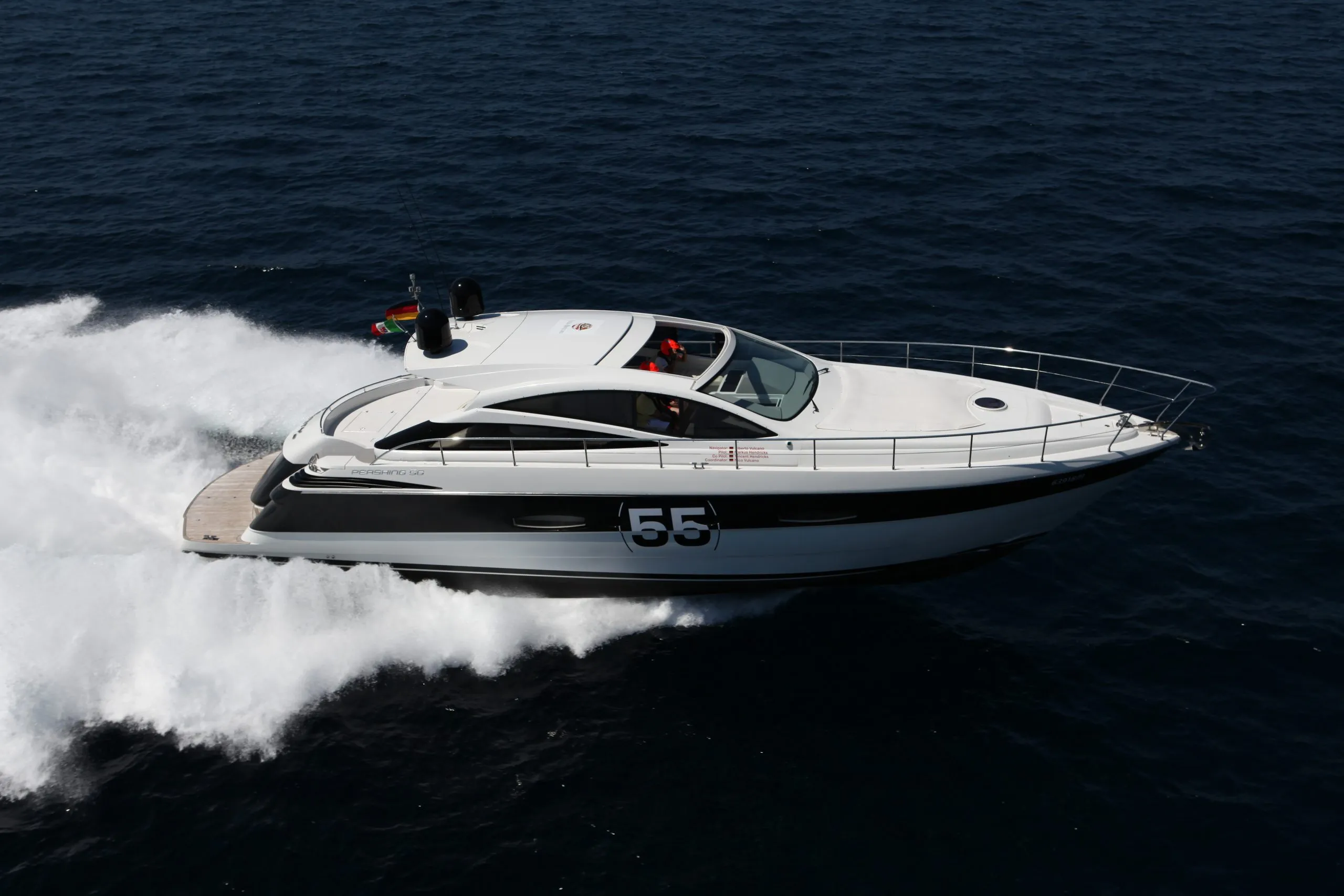 Scafo Pershing in navigazione